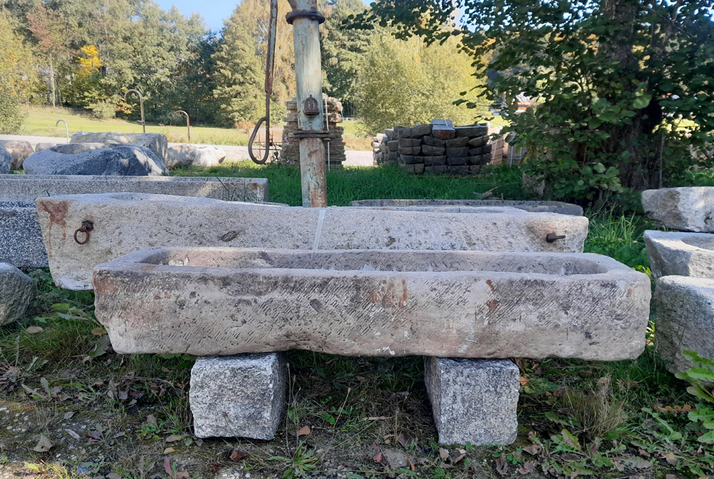 Sandsteintrog, antik, 143 x 38 x 25 cm