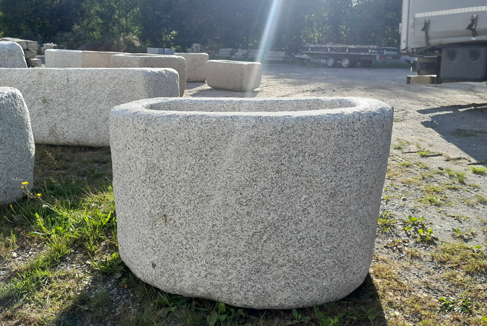 Granitbrunnen, Steinbrunnen, 98 x 69 x 56 cm