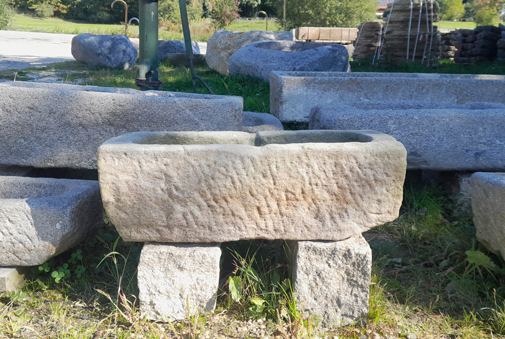 Sandsteintrog, antik, 76 x 40 x 25 cm