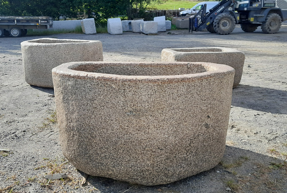 Granitbrunnen, Steinbrunnen, 120 x 78 x 63 cm